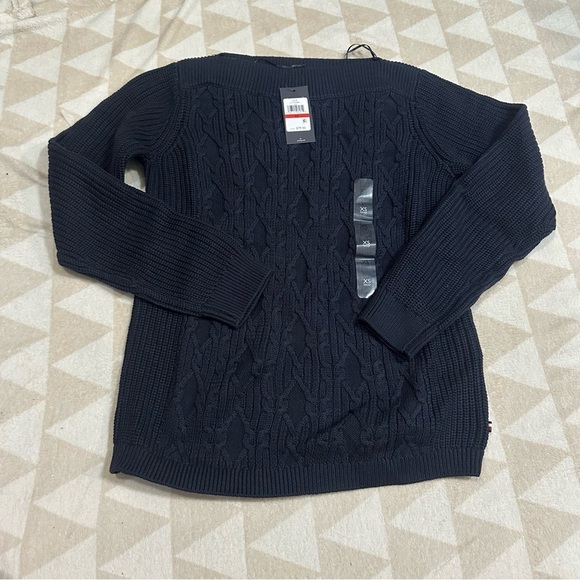 Tommy Hilfiger
Women's Boat-Neck Cable Knit Cate Sweater - Picture 2 of 3